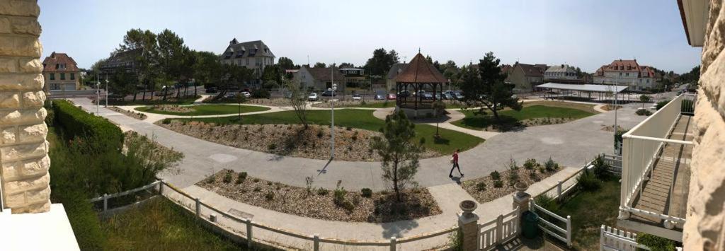 Les Alises Apartment Merville-Franceville-Plage Exterior photo