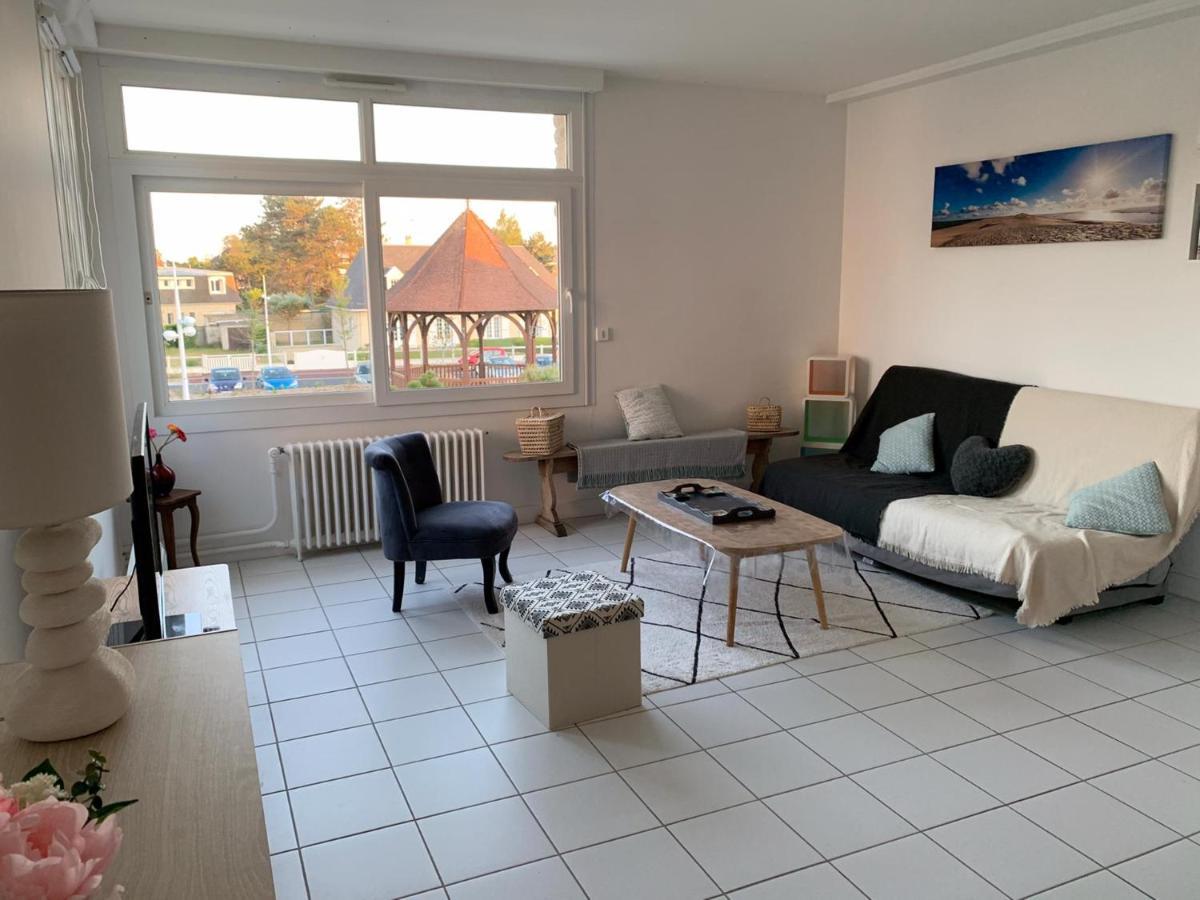 Les Alises Apartment Merville-Franceville-Plage Exterior photo